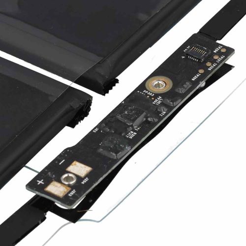 como-cambiar-bateria-macbook-pro-a2141-a2113-02 Cómo cambiar la batería MacBook Pro A2141 – modelo batería A2113